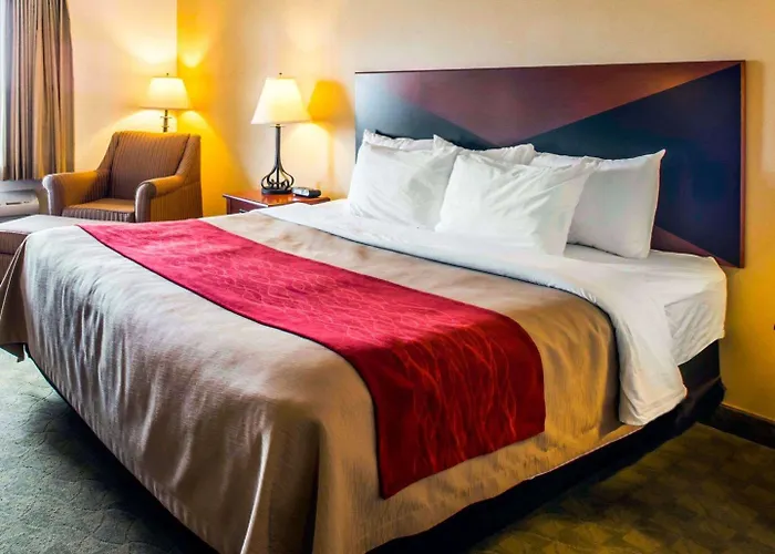 Hotel Comfort & I-70 4*