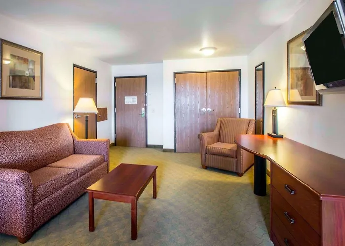 Comfort & I-70 Hotel 4*